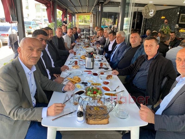 Muhtarlar kahvaltıda buluştu