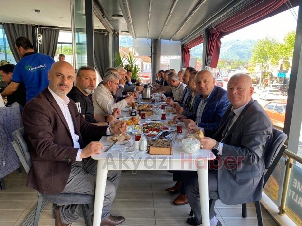 Muhtarlar kahvaltıda buluştu