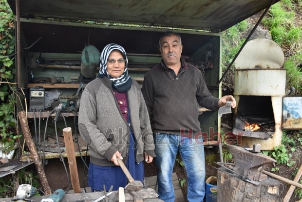 Seyyar demirci İlçe ilçe dolaşıp tamirat yaparak geçimini sağlıyor