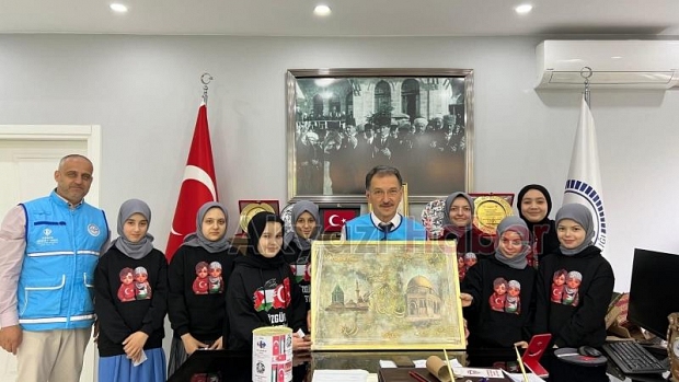 Kız Kur’an kursu öğrencilerinden Filistin’e destek