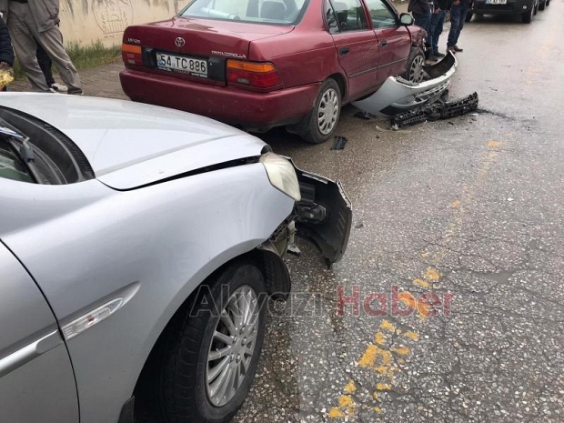 Önüne çıkan araca çarpmamak için manevra yapınca olanlar oldu