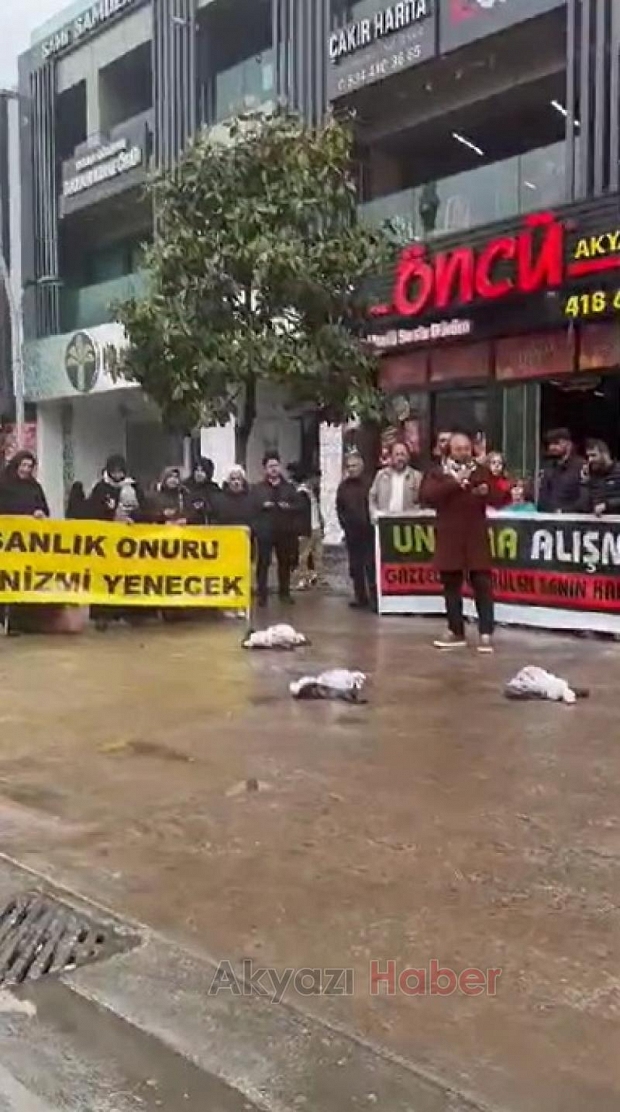 Gazze için Akyazıda sessiz eylem sürüyor 