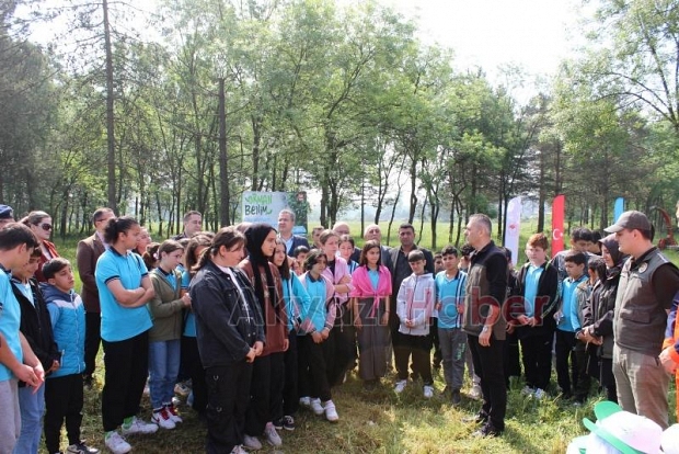 Akyazı'da 'Orman Benim' etkinliğinde çöpler toplandı
