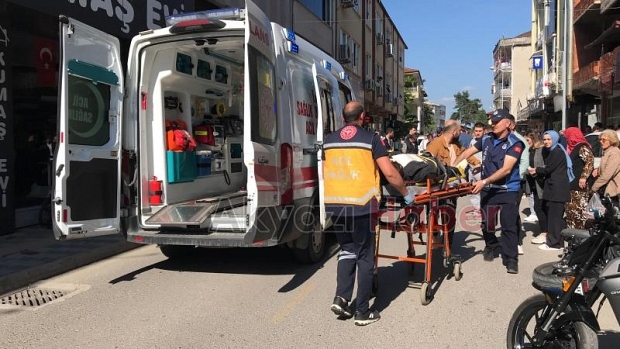 Cadde'de Kaza Vatandaşlar Yaralıların Yanına akın etti. 