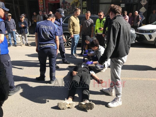 Cadde'de Kaza Vatandaşlar Yaralıların Yanına akın etti. 