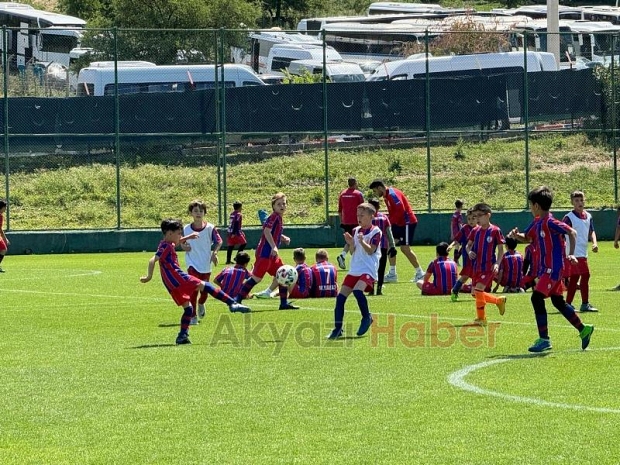 Akyazı Altınordu Futbol Okulu turnuvanın en çok atan takımı