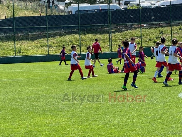 Akyazı Altınordu Futbol Okulu turnuvanın en çok atan takımı