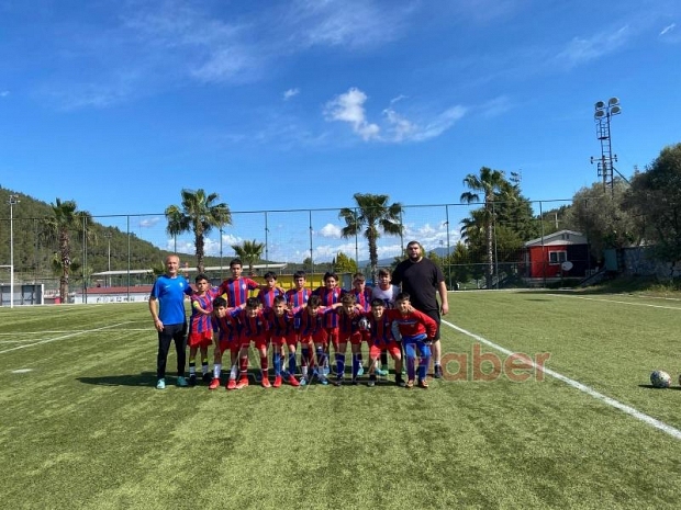 Akyazı Altınordu Futbol Okulu turnuvanın en çok atan takımı
