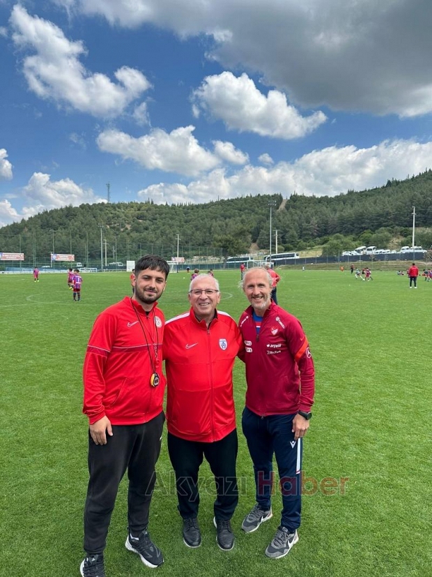 Akyazı Altınordu Futbol Okulu turnuvanın en çok atan takımı