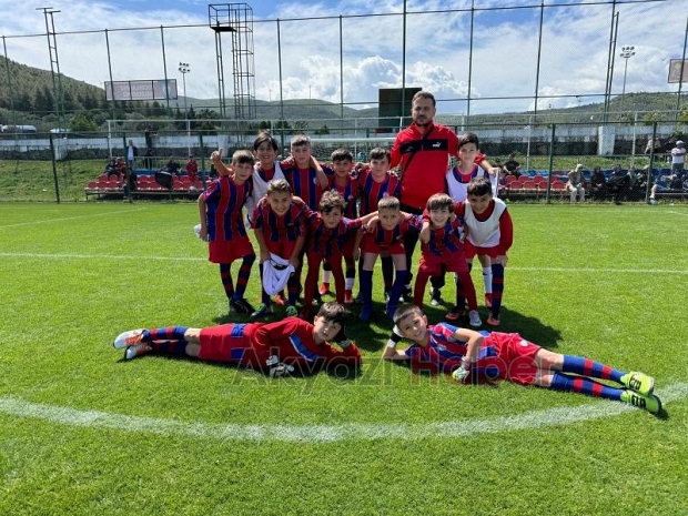 Akyazı Altınordu Futbol Okulu turnuvanın en çok atan takımı