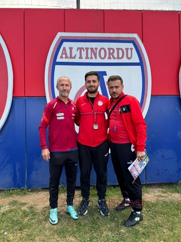 Akyazı Altınordu Futbol Okulu turnuvanın en çok atan takımı