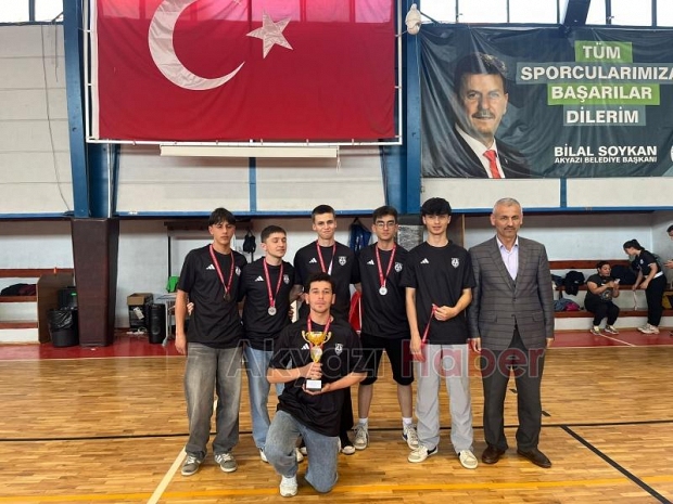 Akyazı'da okullararası voleybol