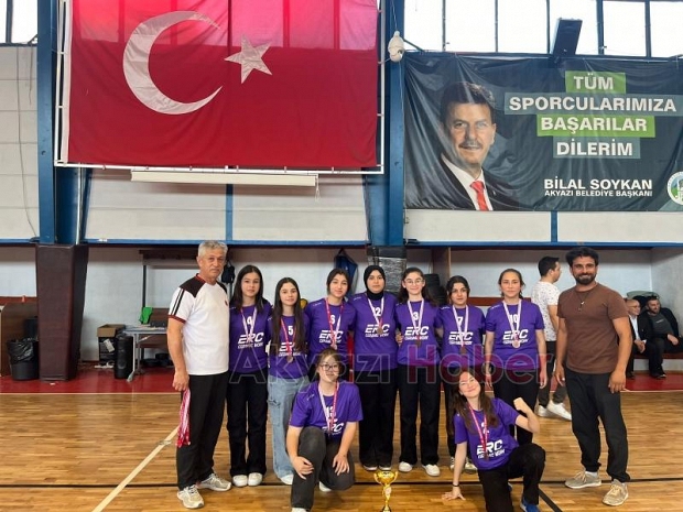Akyazı'da okullararası voleybol