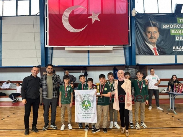 Akyazı'da okullararası voleybol