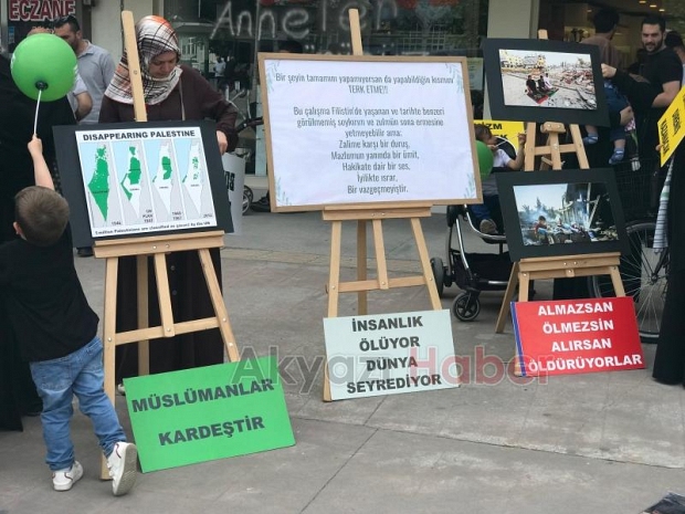 Gazze için Akyazıda sessiz eylem nöbeti sürüyor