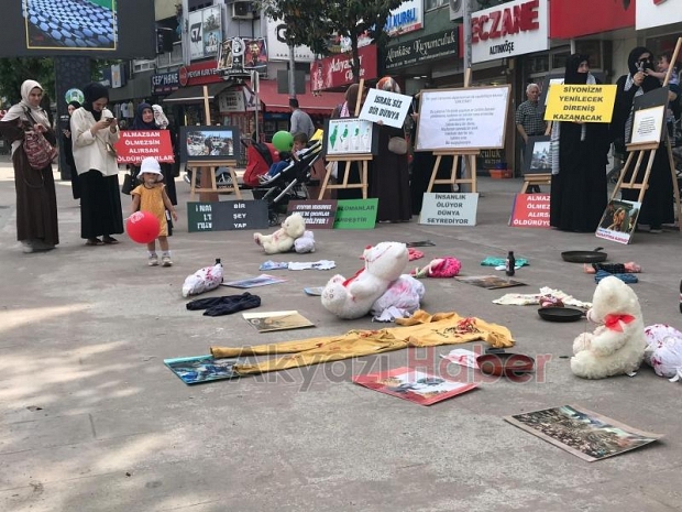 Gazze için Akyazıda sessiz eylem nöbeti sürüyor