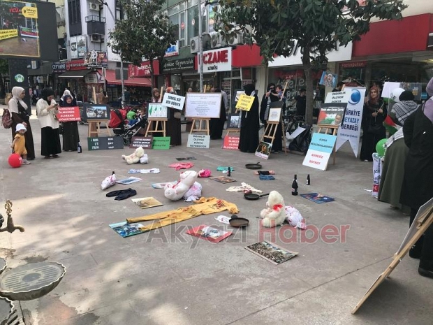 Gazze için Akyazıda sessiz eylem nöbeti sürüyor