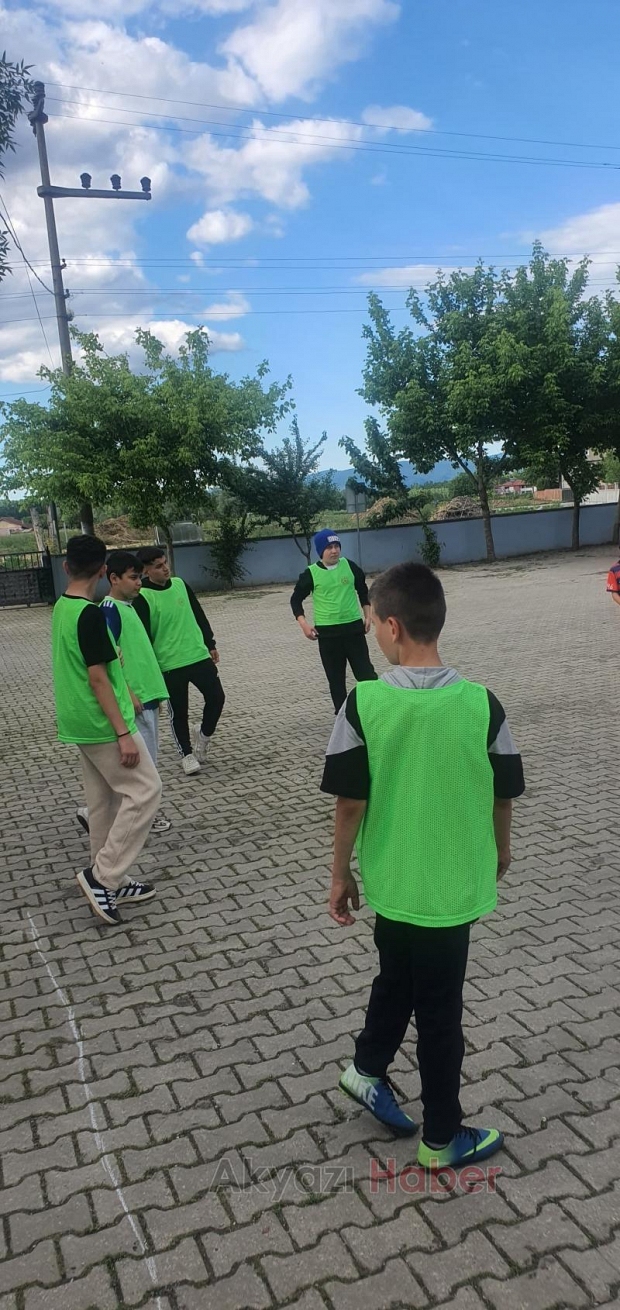 Yağcılar Spor maçlara okul avlusunda hazırlanıyor 