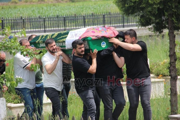 Akyazı'da yaşayan hatice ateş son yolculuğuna uğurlandı 