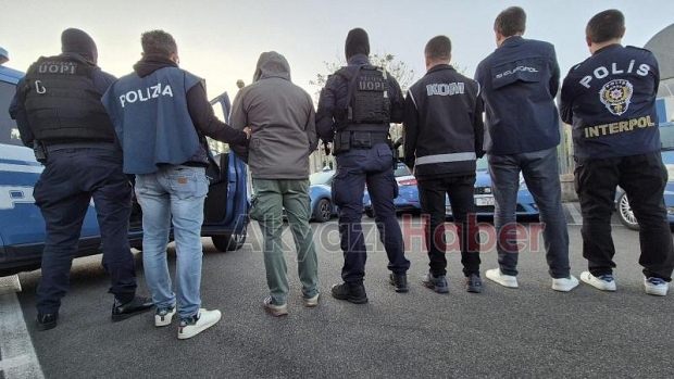 Suç örgütü liderine İtalya ve Sakarya'da operasyon