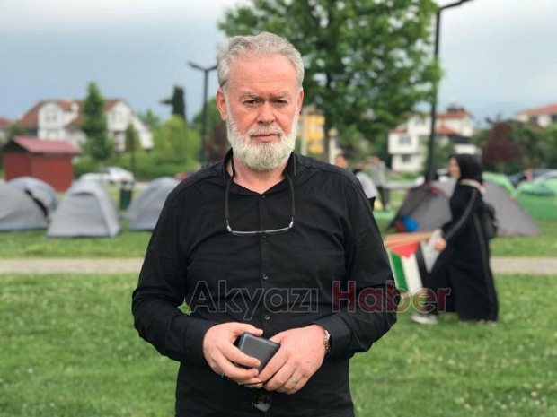 Akyazı'da üniversiteliler Filistin ve Doğu Türkistan için yürüdü