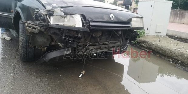 Ada Caddesi'nde maddi hasarlı kaza 