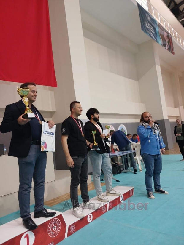 Akyazı'da Satranç Turnuvası Çekişmeli Geçti!