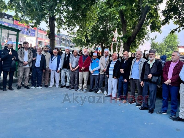 Akyazıda hacı adayları dualarla uğurlandı