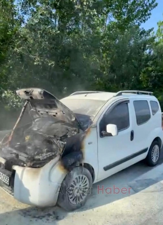 Otoyolda alev alan araca itfaiye müdahale etti