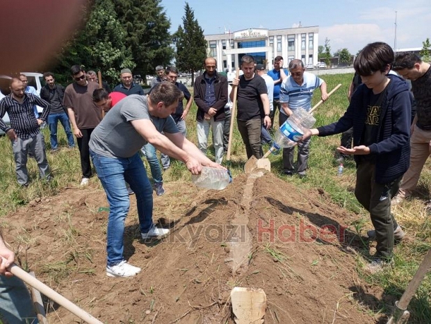 Ali Akyazıcı Defnedildi