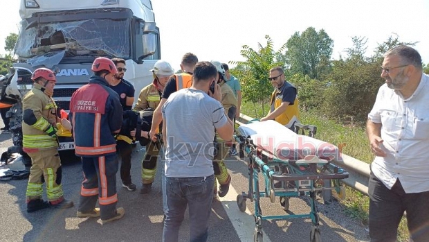 Tanker İle Tır Çarpıştı 5 Yaralı