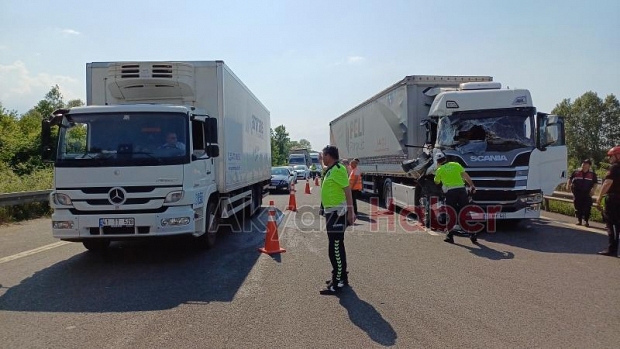 Tanker İle Tır Çarpıştı 5 Yaralı