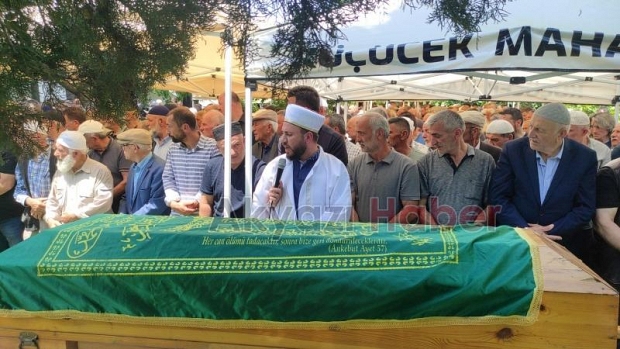 Ercay Eker Defnedildi