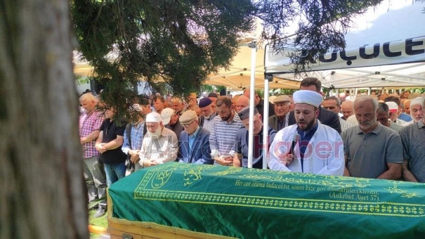 Ercay Eker Defnedildi