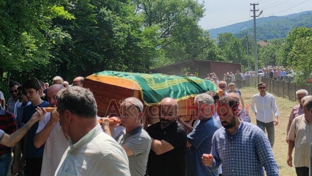 Ercay Eker Defnedildi