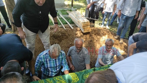 Ercay Eker Defnedildi