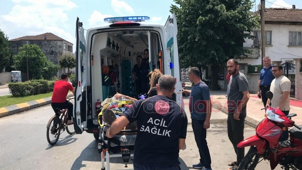 Akyazıda kaza anı kamerada