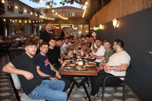 Yağcılarspor motivasyon yemeğinde bir araya geldi