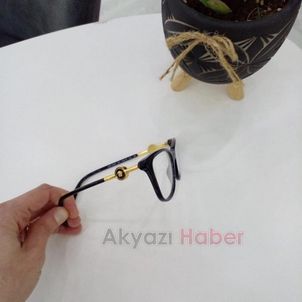 Bayramda Çocuklar Sevinsin Diye! Yetişkin Gözlüğü Alana Çocuk Gözlüğü Hediye!