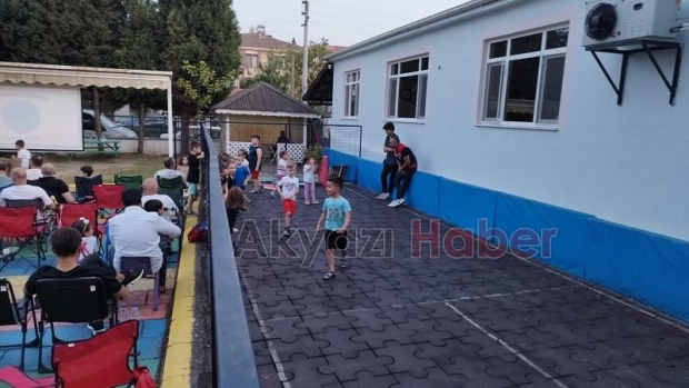 Cumhuriyet anaokulunda açık hava çocuk sineması