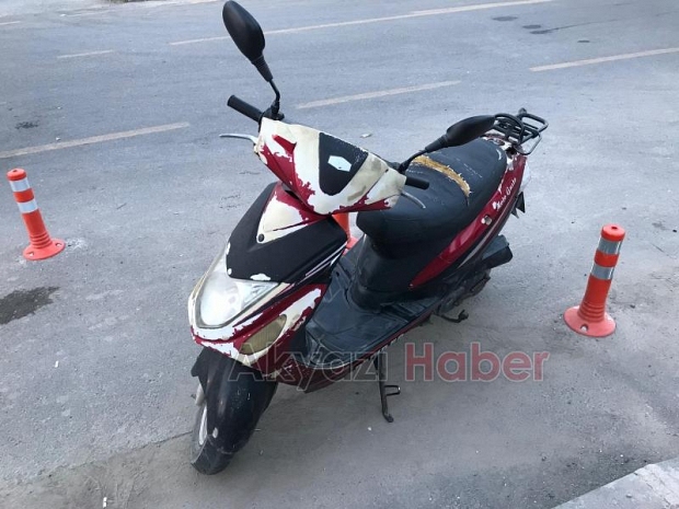 Cadde'de Seyir halindeki motosikletten düşerek yaralandı