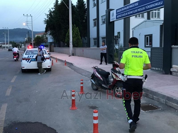Cadde'de Seyir halindeki motosikletten düşerek yaralandı