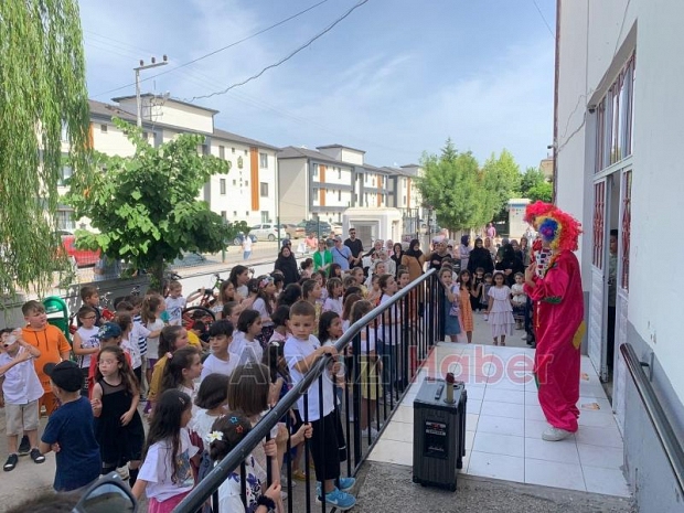 Muhtardan karne gününde renkli sürpriz