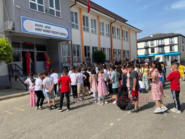 Muhtardan karne gününde renkli sürpriz