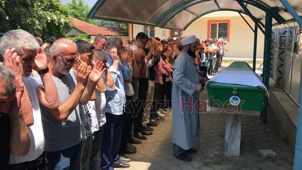 Hilmi Akman Defnedildi