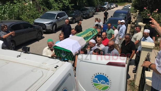 Hilmi Akman Defnedildi