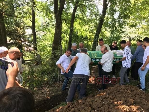 Hilmi Akman Defnedildi