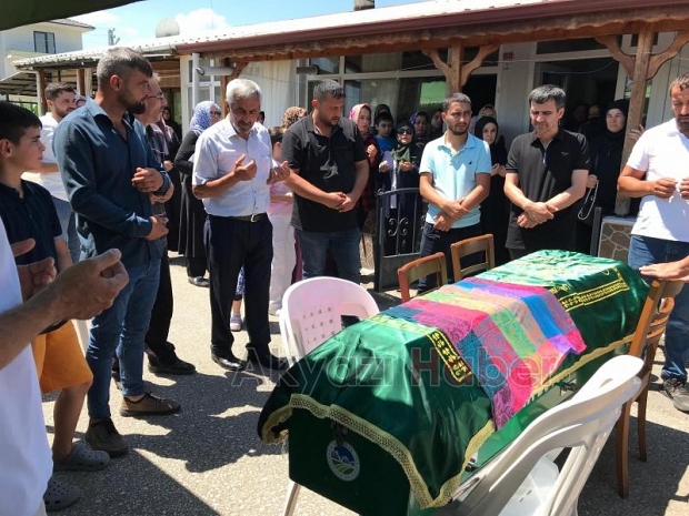 Meryem Önlütürk Defnedildi