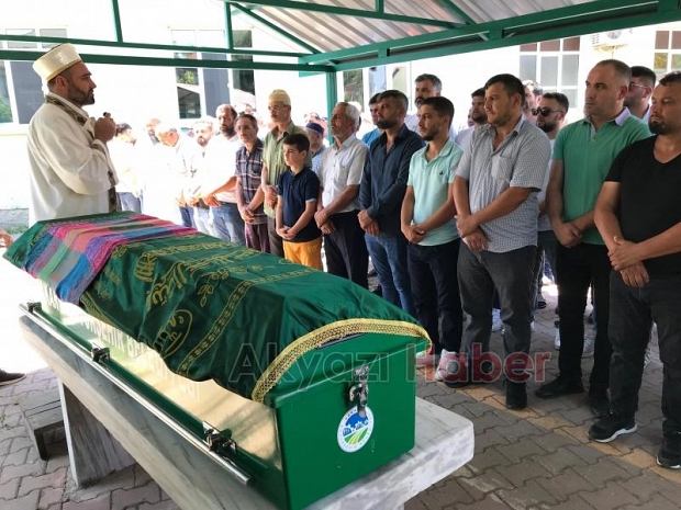 Meryem Önlütürk Defnedildi