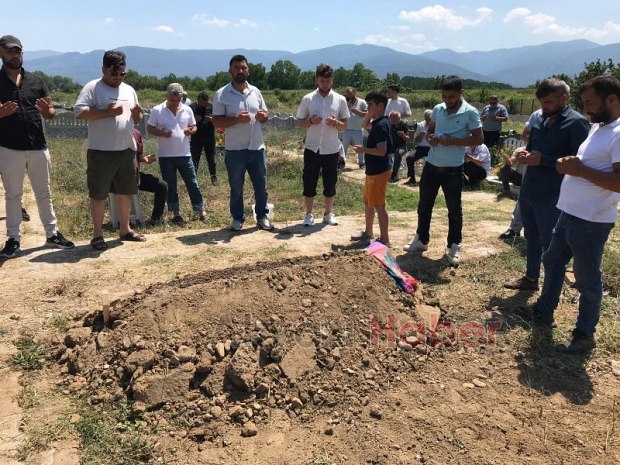Meryem Önlütürk Defnedildi